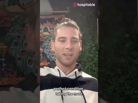 Timing when to price your vacation rental #shorts